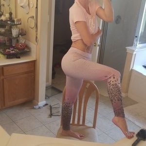 Pink umbre yoga pants small